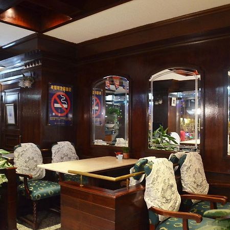 Guang Haw Hotel Тайнан Екстериор снимка