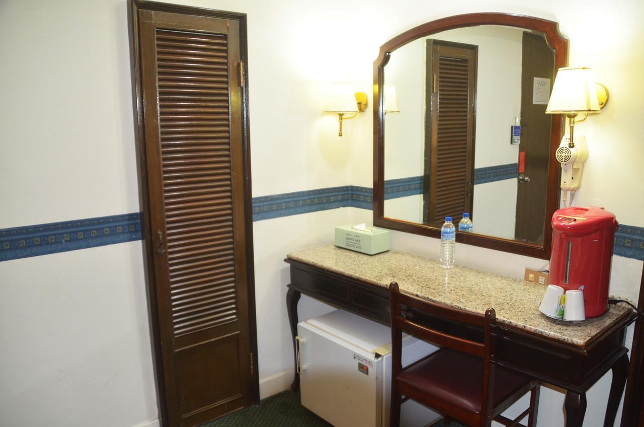 Guang Haw Hotel Тайнан Екстериор снимка