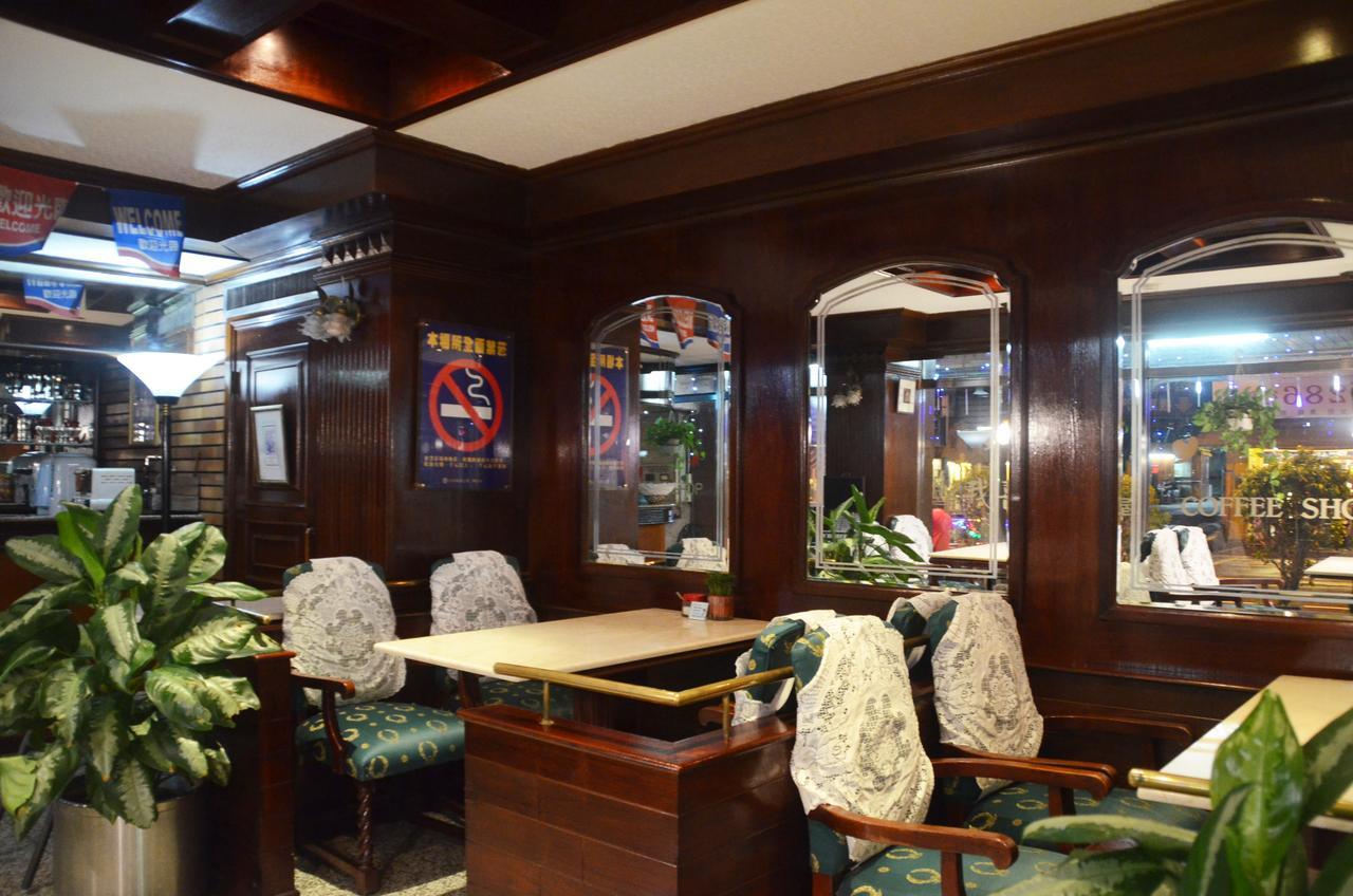 Guang Haw Hotel Тайнан Екстериор снимка