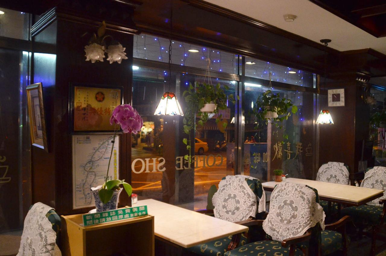 Guang Haw Hotel Тайнан Екстериор снимка